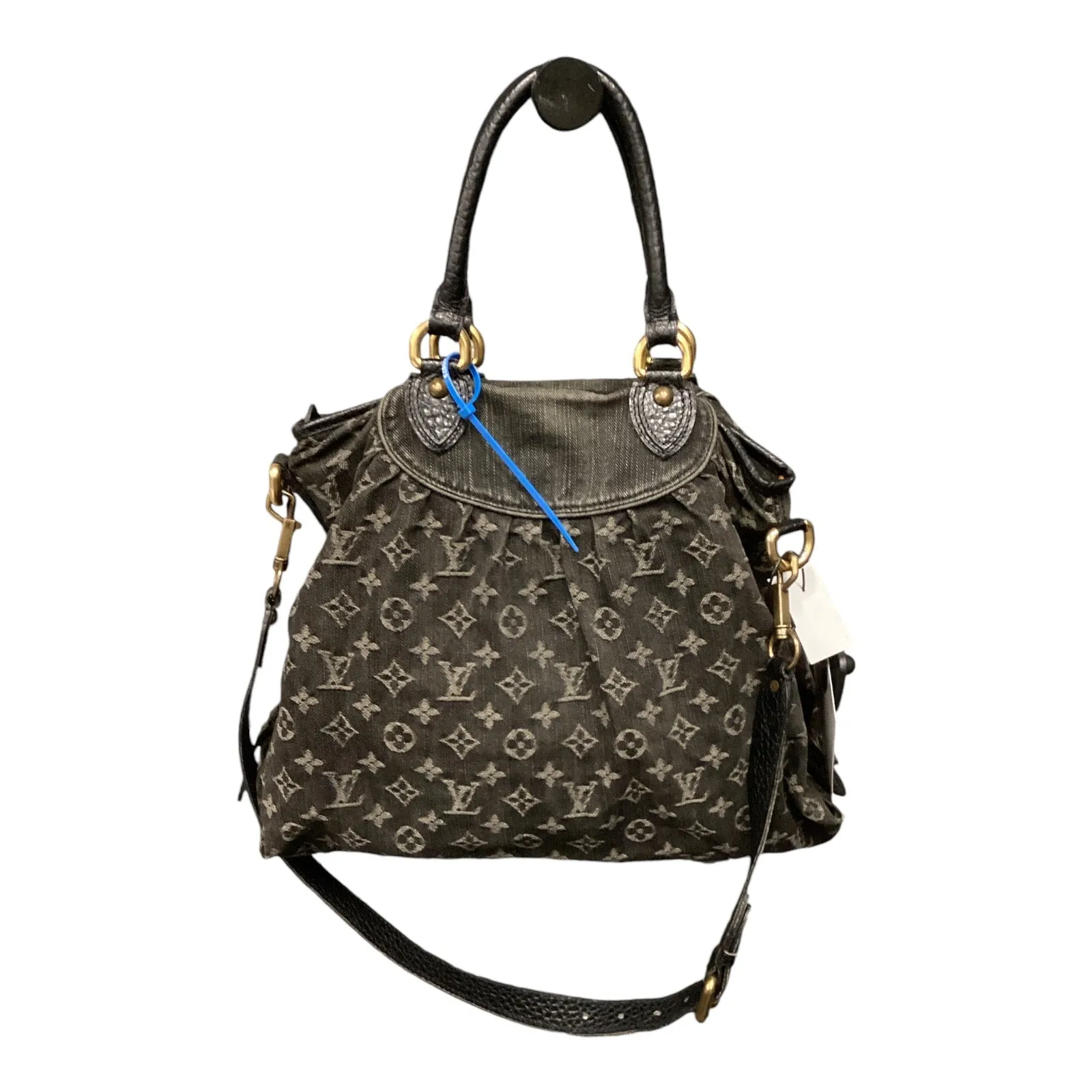 Crossbody Luxury Designer By Louis Vuitton, Size: Medium