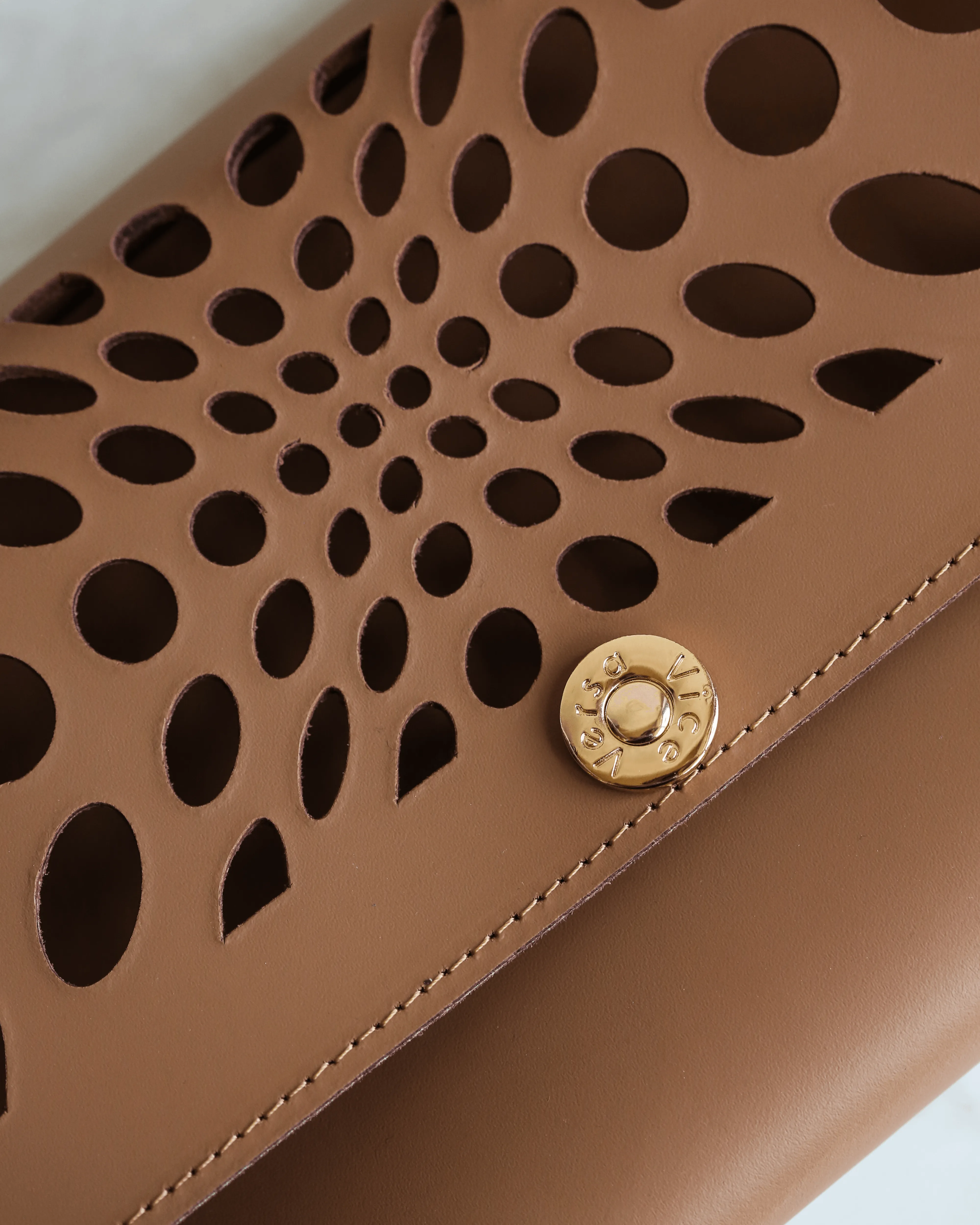 Illusion Clutch | Brown