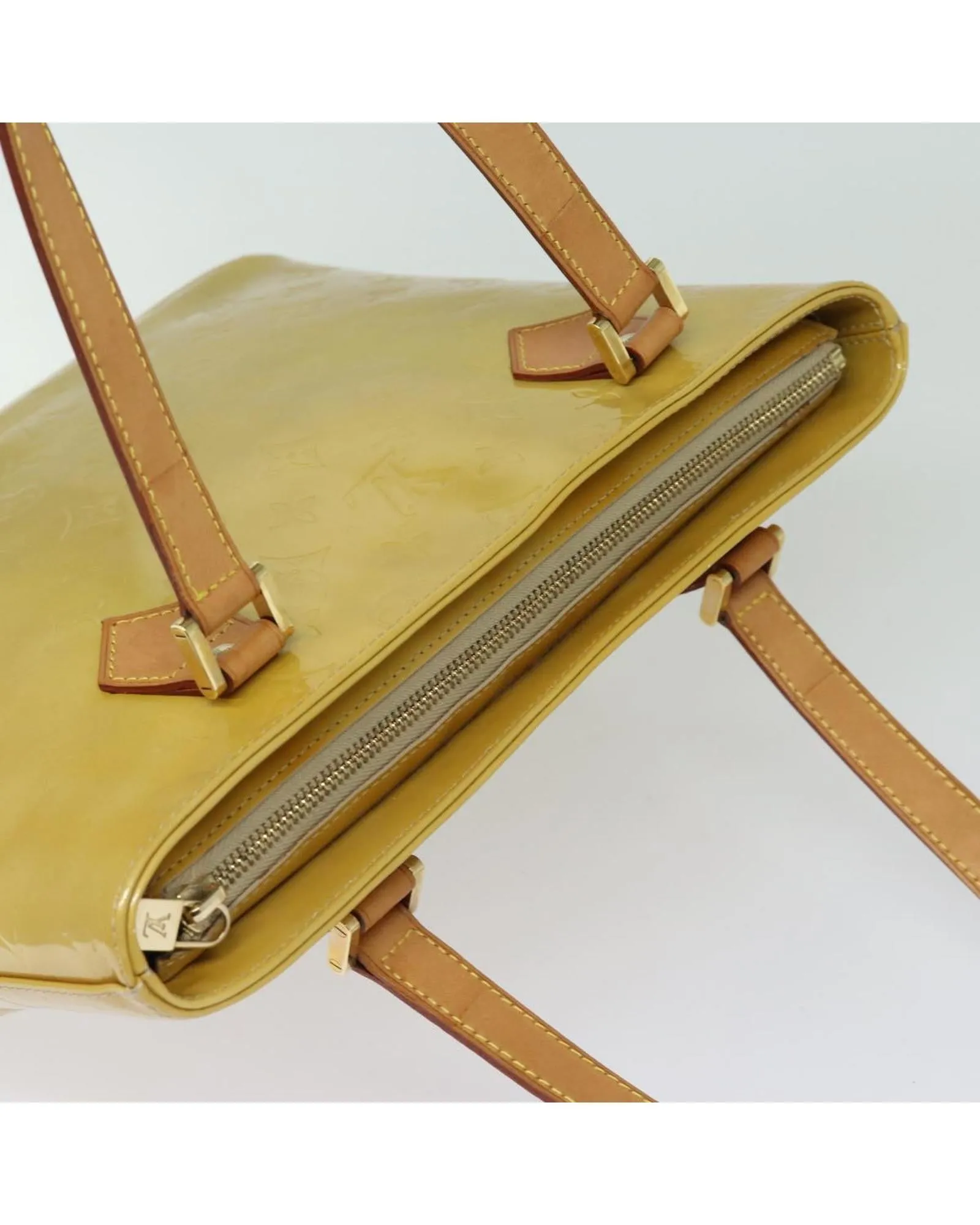 Monogram Vernis Patent Leather Handbag with Discreet Storage Smell