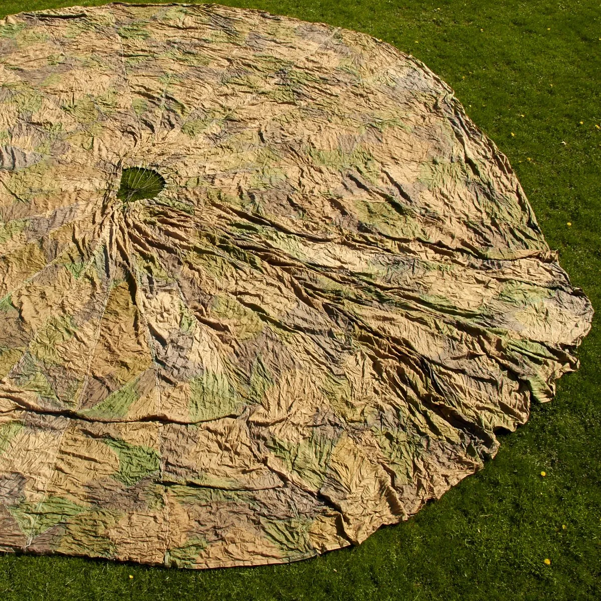 Original German WWII Fallschirmjager Camouflage Paratrooper RZ20 Parachute in Bring Home Box with Certificate