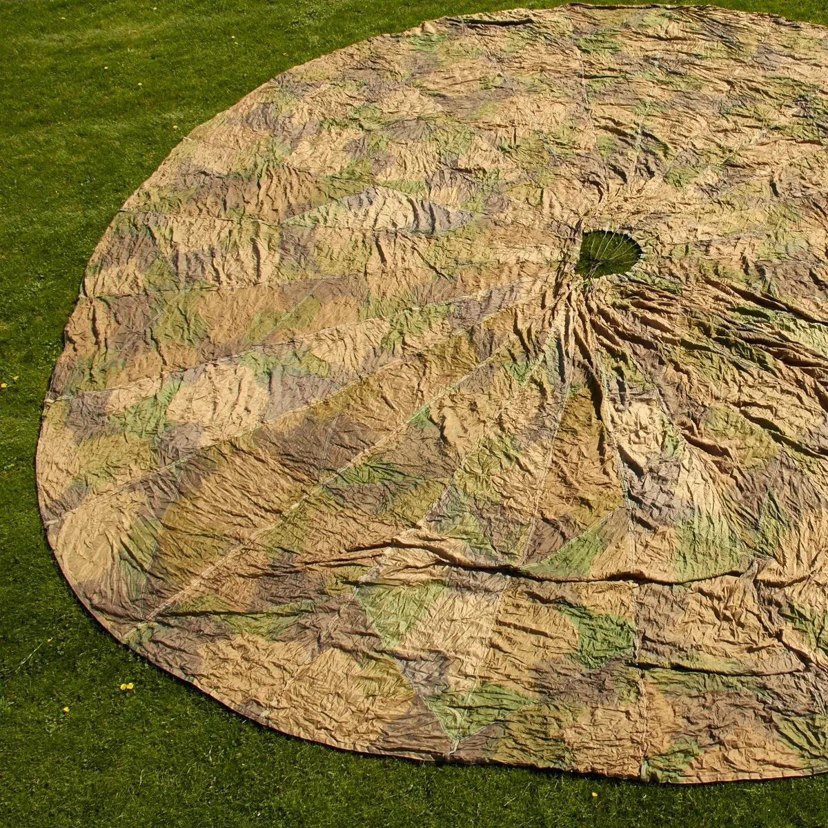 Original German WWII Fallschirmjager Camouflage Paratrooper RZ20 Parachute in Bring Home Box with Certificate