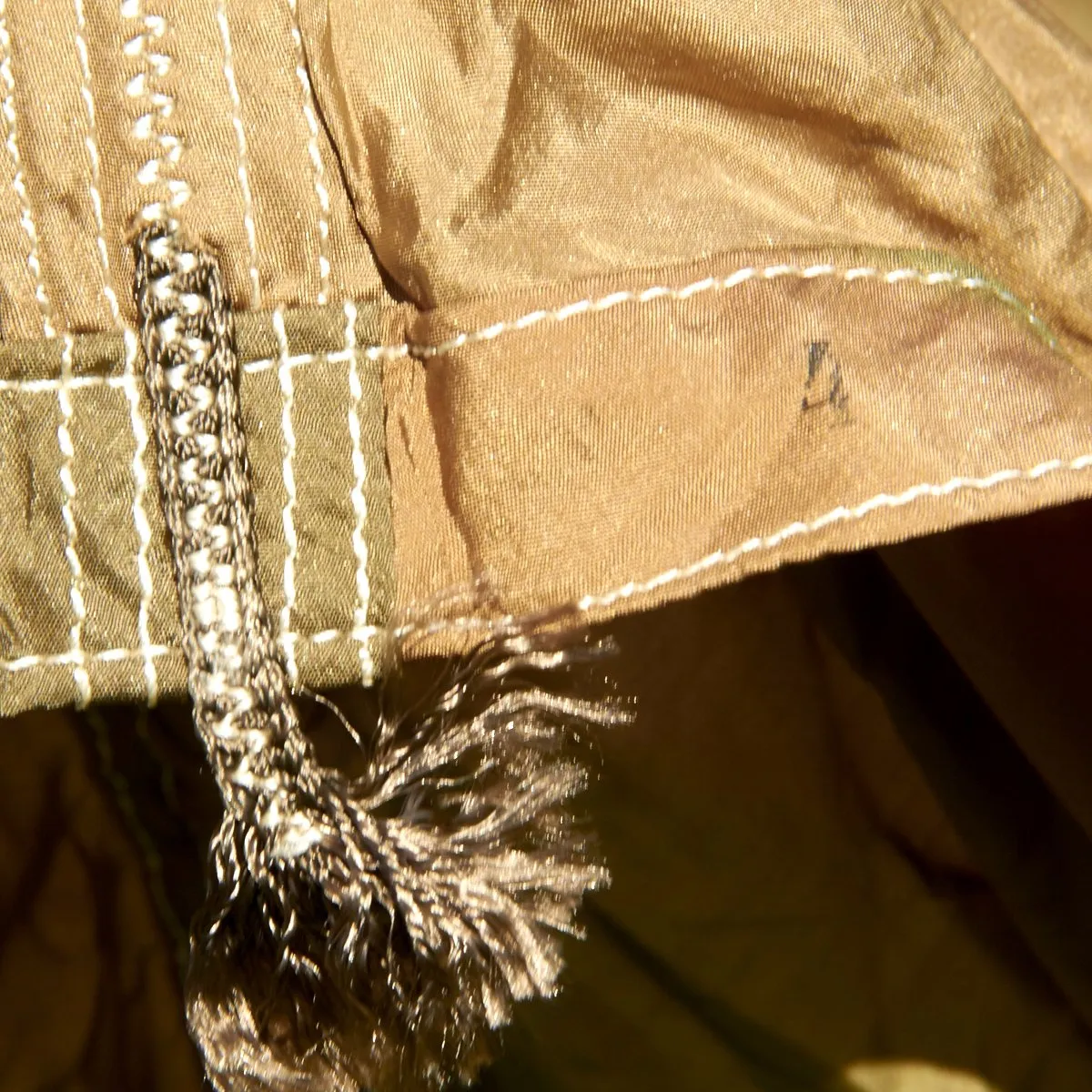 Original German WWII Fallschirmjager Camouflage Paratrooper RZ20 Parachute in Bring Home Box with Certificate