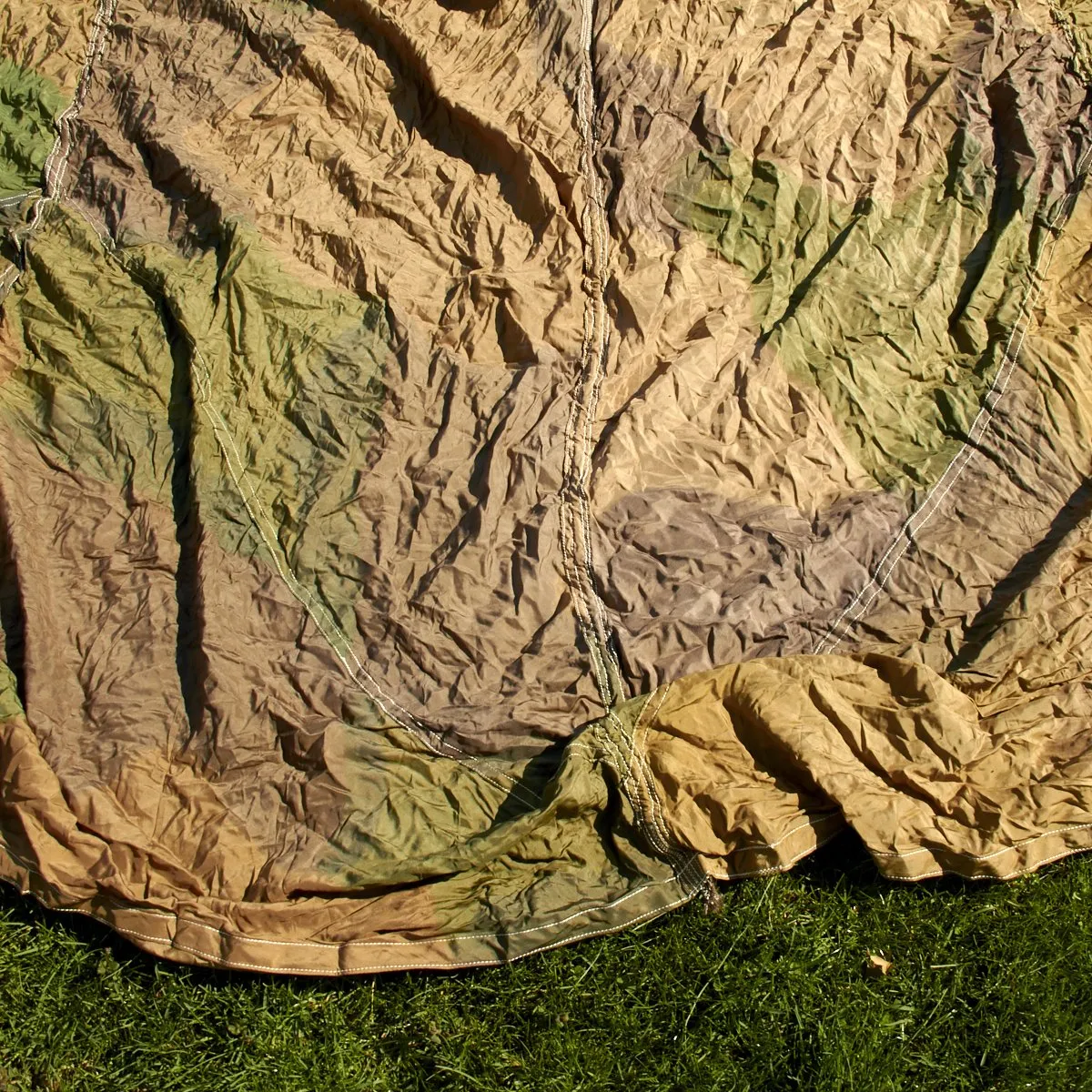 Original German WWII Fallschirmjager Camouflage Paratrooper RZ20 Parachute in Bring Home Box with Certificate