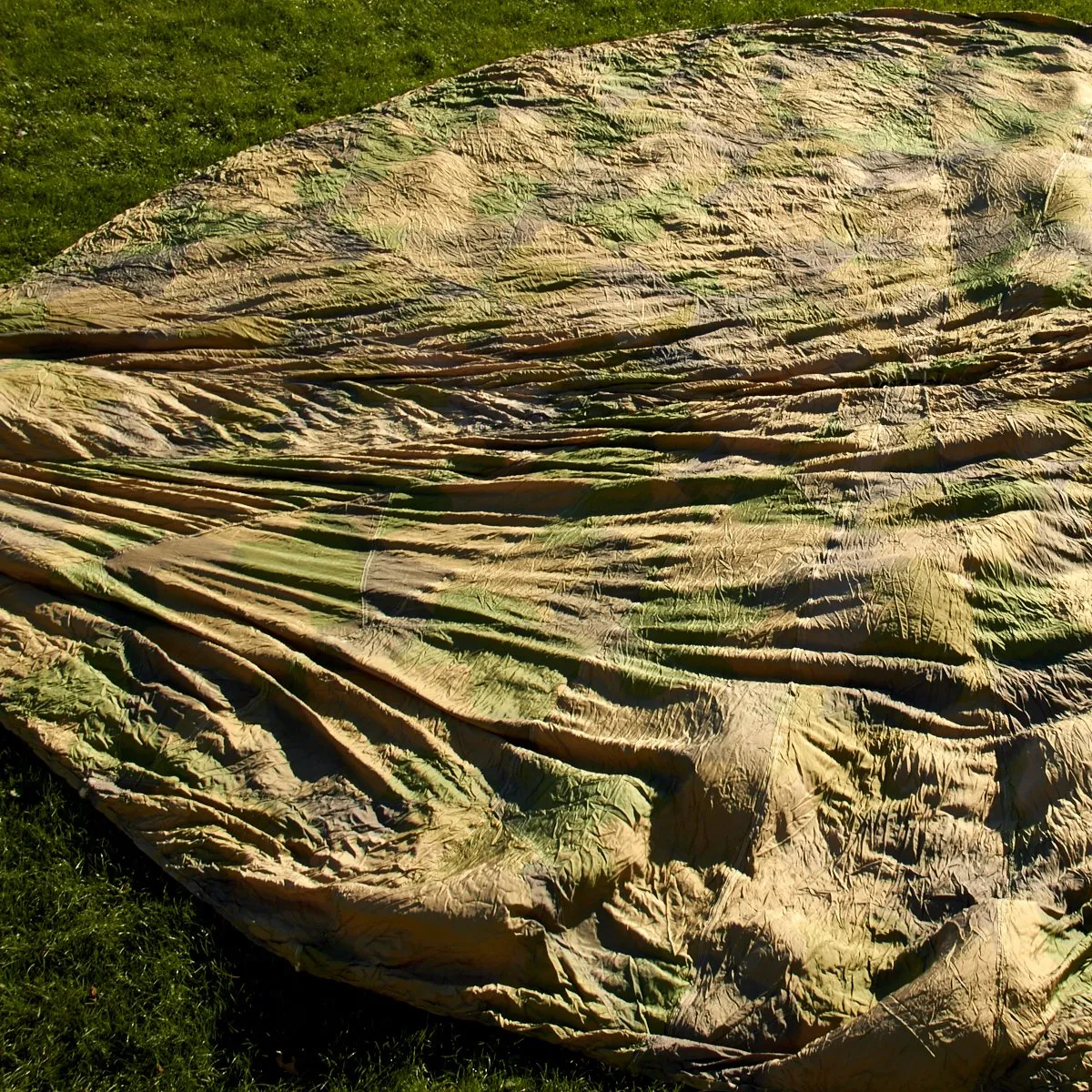 Original German WWII Luftwaffe Camouflage Fallschirmjager Paratrooper RZ20/36 Transitional Parachute with Bag